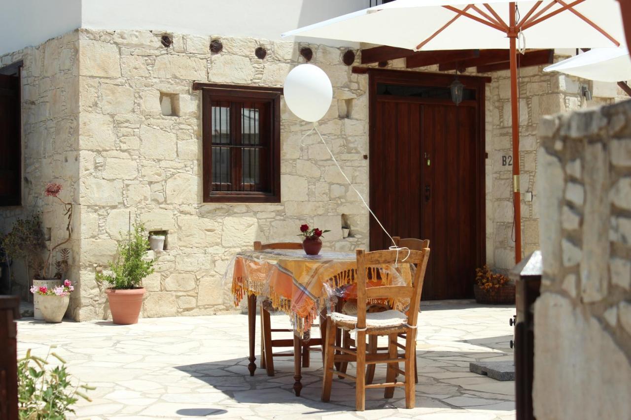 Olympia Traditional Houses Bagian luar foto
